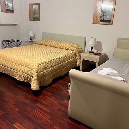 Gioviale Rooms Portici Ngoại thất bức ảnh