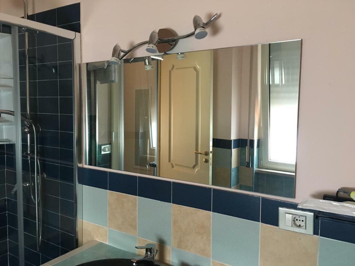 Gioviale Rooms Portici Ngoại thất bức ảnh